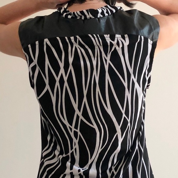 BLACK & WHITE SLEEVELESS BLOUSE -8 - Picture 6 of 11